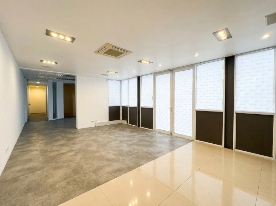 To Let Commercial Property for Rent in Mouille Point Western Cape